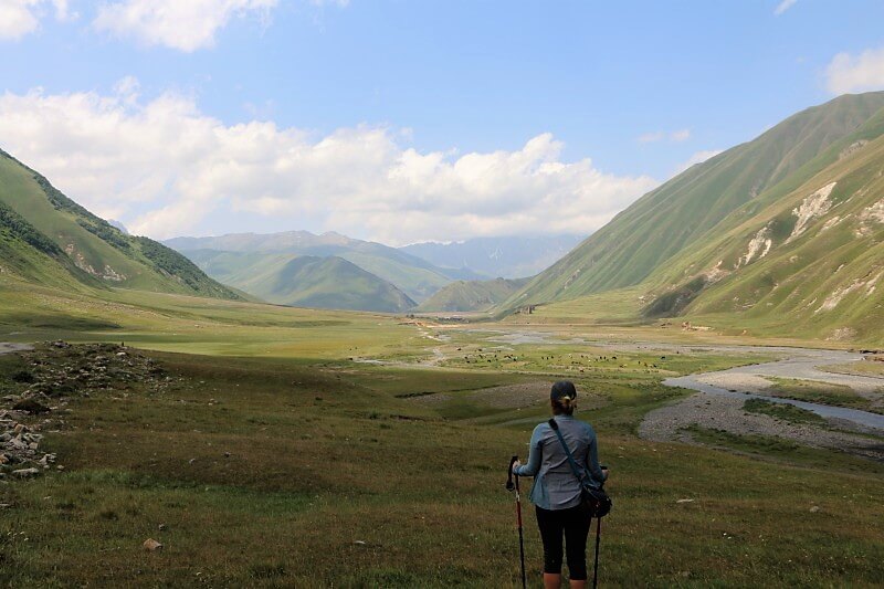 trekking en Kazbegi Georgia , Juta y valle de Sno, valle del truso