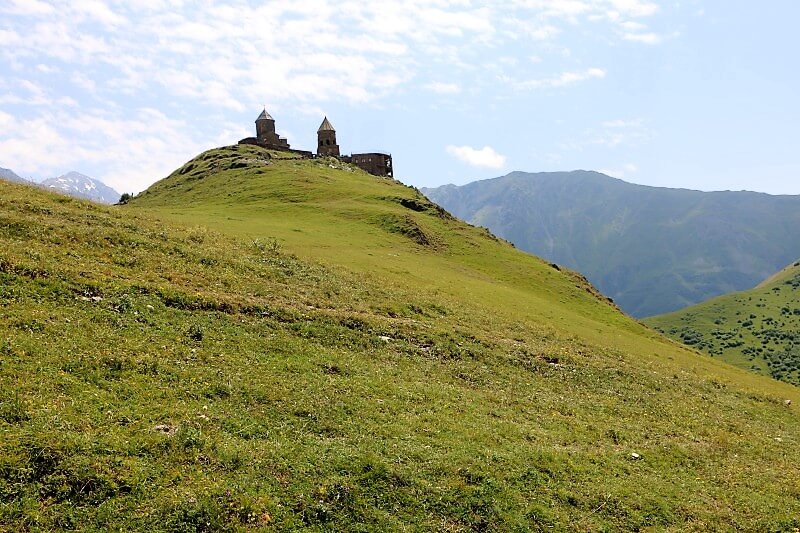 trekking en Kazbegi Georgia , Juta y valle de Sno, valle del truso