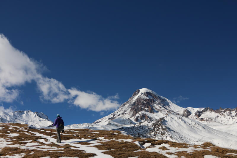 trekking en Kazbegi Georgia , Juta y valle de Sno, valle del truso