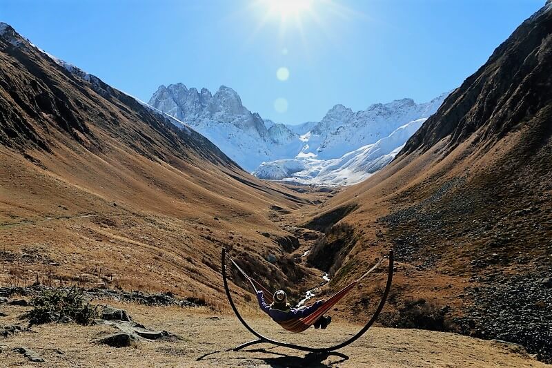 trekking en Kazbegi Georgia , Juta y valle de Sno, valle del truso