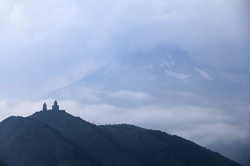 trekking en Kazbegi Georgia , Juta y valle de Sno, valle del truso