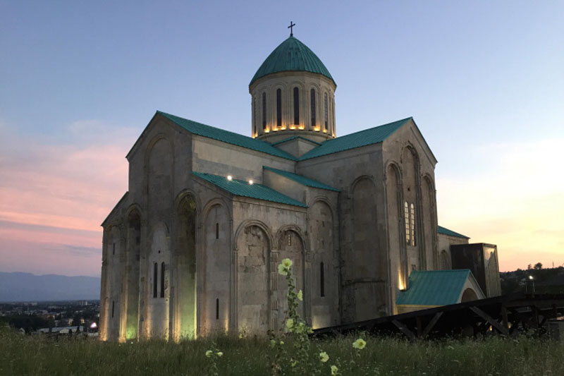 que ver en kutaisi catedral de bagrati