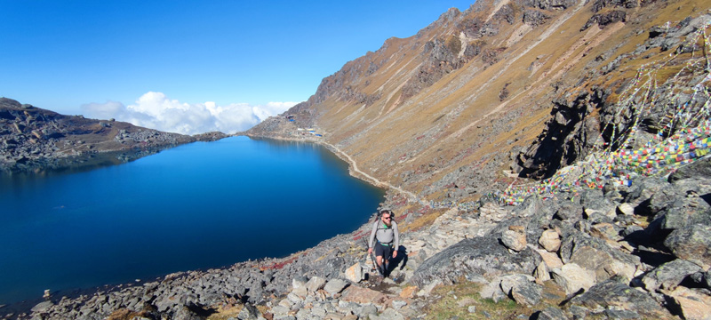 consejos para viajar a viajar a Nepal puente tibetano