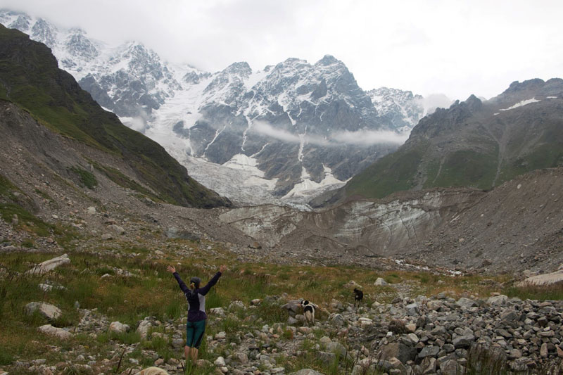 Trekking de Ushguli al glaciar Shkhara